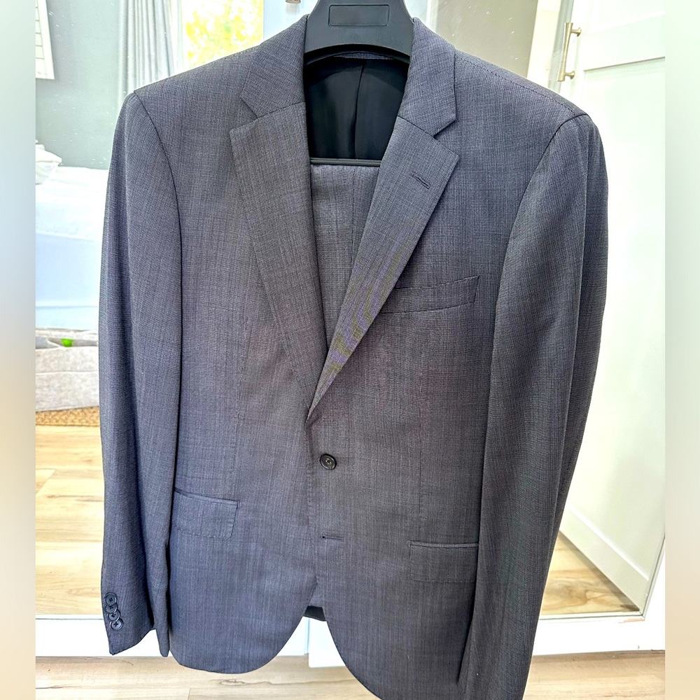 Grey Hugo Boss full canvas silk suit 38R.